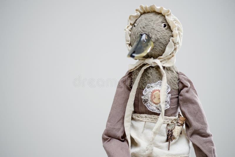 Poupée de victorian de vintage de domestique de canard d'oiseau d'argile de fourrure images libres de droits Poupée de victorian de vintage de domestique de canard d'oiseau d'argile de fourrure images libres de droits