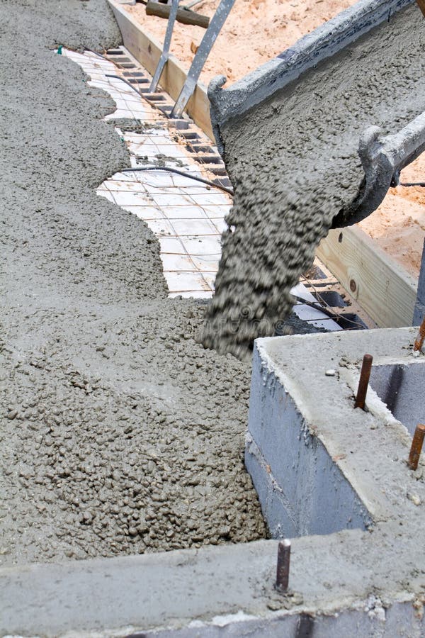 https://thumbs.dreamstime.com/b/pouring-concrete-slab-wet-cement-pours-down-truck-chute-to-fill-home-building-construction-site-42311695.jpg