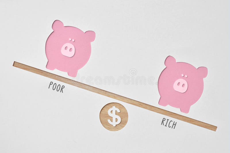 Poveri e porcellini salvadanaio ricchi - concetto di diseguaglianza immagine stock libera da diritti Poveri e porcellini salvadanaio ricchi - concetto di diseguaglianza immagine stock libera da diritti