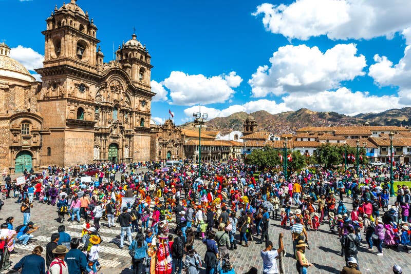 Peru Peruano De Andes Cuzco Do Guerreiro Do Inca Do Homem Imagem