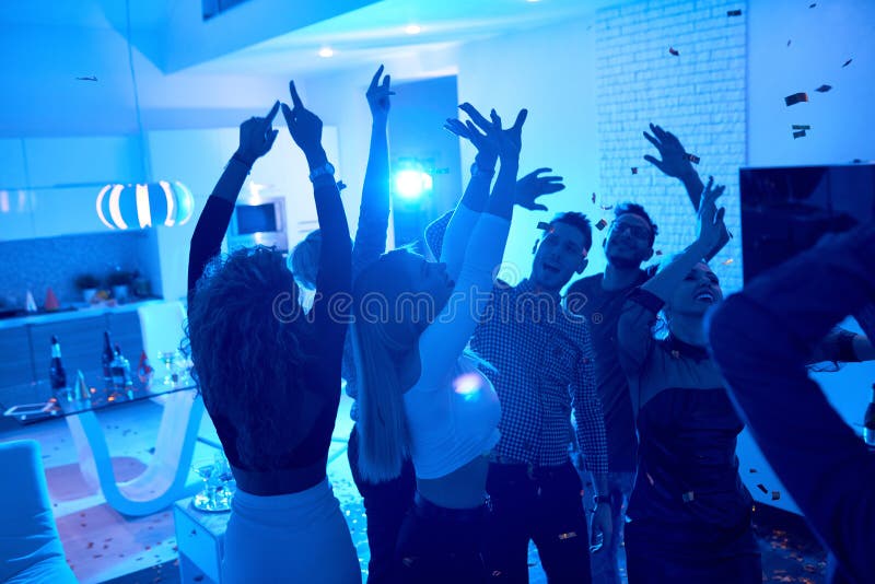 Partido Do Estudante No Clube Foto de Stock - Imagem de noite, moda:  87425684
