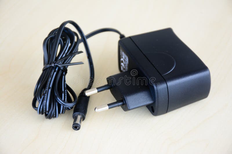 Power adapter for small electronic devices