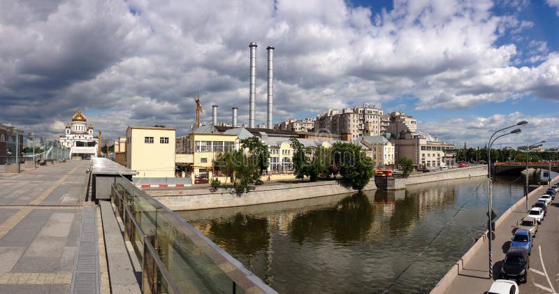 Power station GES-2 Mosenergo at Bolotnaya embankment in Moscow. MOSCOW, RUSSIA - JUNE 10, 2015: Power station GES-2 Mosenergo at Bolotnaya embankment of stock images Power station GES-2 Mosenergo at Bolotnaya embankment in Moscow. MOSCOW, RUSSIA - JUNE 10, 2015: Power station GES-2 Mosenergo at Bolotnaya embankment of stock images