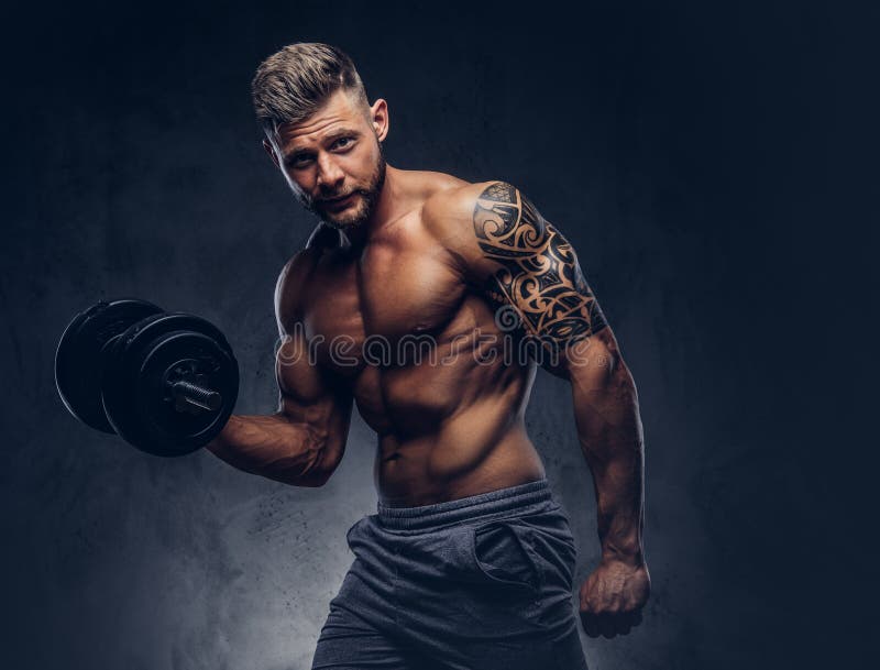 Stylish Bodybuilding Photoshoot - pic-spatula