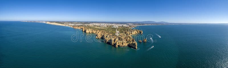 Powietrzny Sceniczny seascape Ponta da Piedade cypla falezy formacje wzd?u? wybrze?a Lagos miasto, naturalny punkt zwrotny Portug zdjęcie royalty free Powietrzny Sceniczny seascape Ponta da Piedade cypla falezy formacje wzd?u? wybrze?a Lagos miasto, naturalny punkt zwrotny Portug zdjęcie royalty free