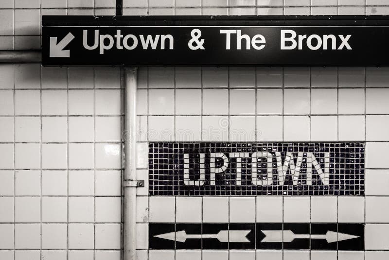 Poza śródmieściem i Bronx podpisuje wewnątrz stację metrą w Manhattan, Miasto Nowy Jork