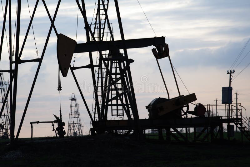 Pozo de petróleo foto de archivo libre de regalías