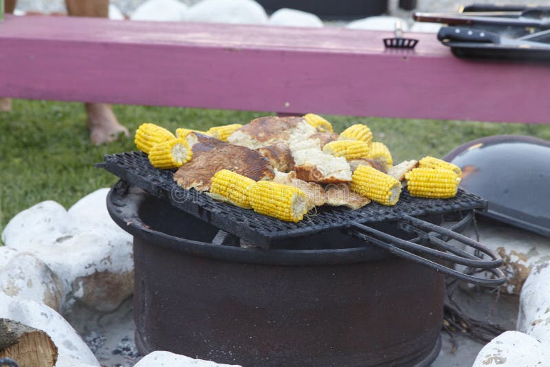 Południe - afrykański węgiel drzewny Braai obraz stock Południe - afrykański węgiel drzewny Braai obraz stock