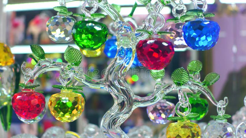 PRAAG, TSJECHISCHE REPUBLIEK - 3 DECEMBER, 2016 Close-up van beroemd Boheems glas of het kristalkunststuk van Bohemen stock fotografie PRAAG, TSJECHISCHE REPUBLIEK - 3 DECEMBER, 2016 Close-up van beroemd Boheems glas of het kristalkunststuk van Bohemen stock fotografie