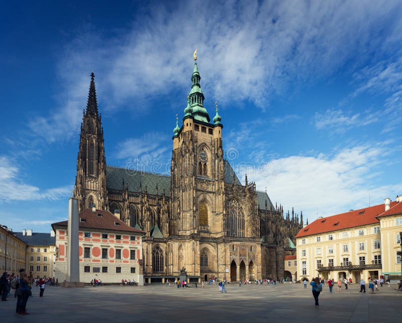 PRAAG, TSJECHISCHE REPUBLIEK - 20 SEPTEMBER, 2014: Heilige Vitus Cathedr royalty-vrije stock fotografie PRAAG, TSJECHISCHE REPUBLIEK - 20 SEPTEMBER, 2014: Heilige Vitus Cathedr royalty-vrije stock fotografie