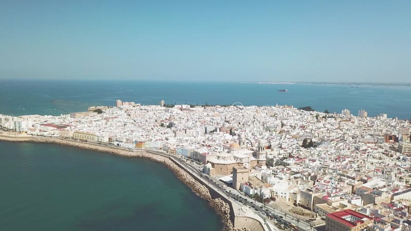 Prachtig luchtperspectief van de stad cadiz. standpunt van de kathedraal van cadiz