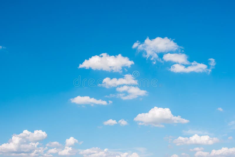 scannen Achtervoegsel Onderzoek het Prachtige Blauwe Lucht Met Wolken Voor De Achtergrond Van De Natuur. Stock  Foto - Image of wolk, pluizig: 177345216