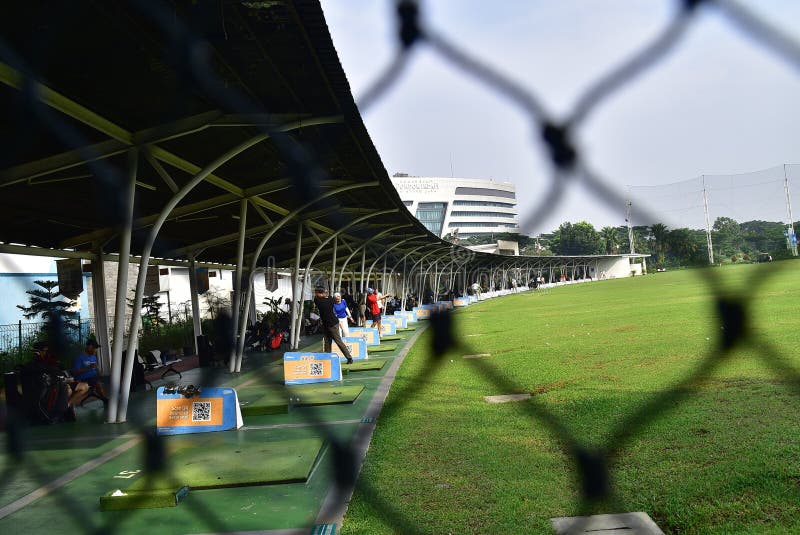 Practice Golf Shots at the Bintaro Golf Course Tangerang Editorial Practice Golf Shots at the Bintaro Golf Course Tangerang Editorial