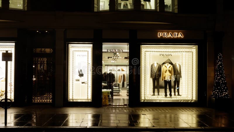 Prada Store at Rodeo Drive in Beverly Hills - CALIFORNIA, USA - MARCH 18,  2019 Editorial Stock Image - Image of district, america: 145051299