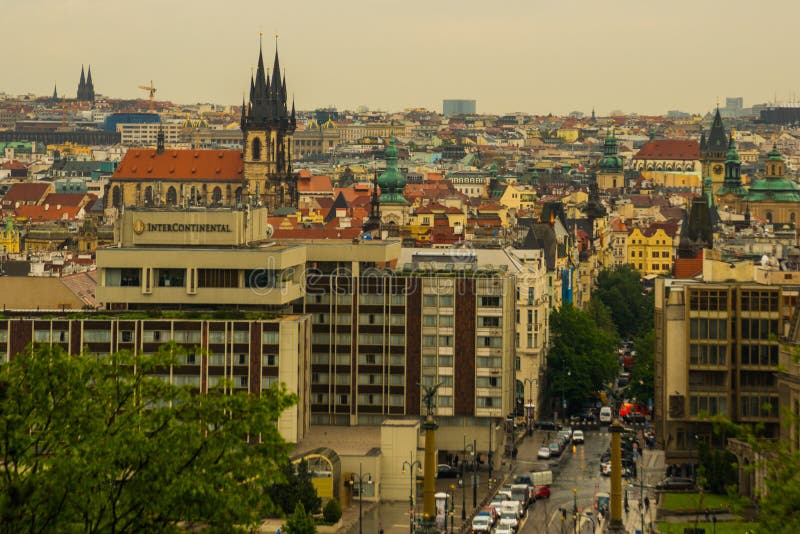 Prag, Tschechische Republik: Schönes Panorama, Landschaft oben an von der alten Stadt stockfoto Prag, Tschechische Republik: Schönes Panorama, Landschaft oben an von der alten Stadt stockfoto