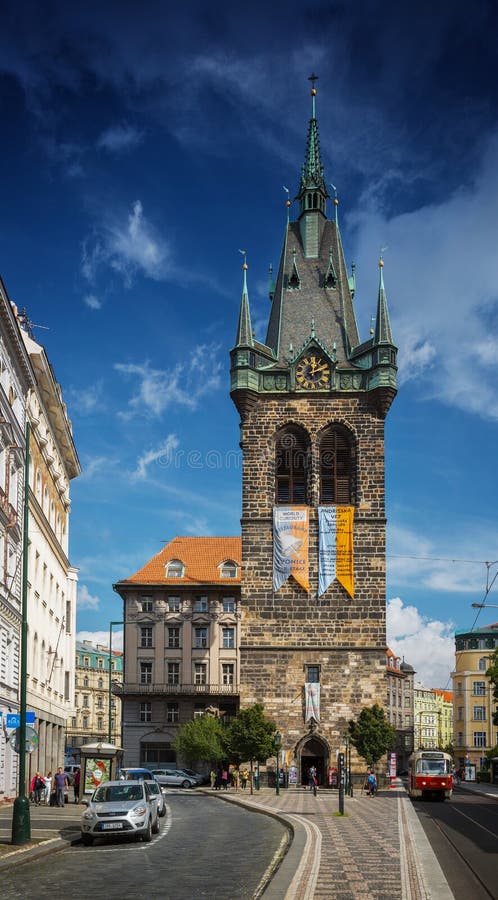 PRAG, TSCHECHISCHE REPUBLIK - 20. SEPTEMBER 2014: Henry-` s Turm lizenzfreies stockbild PRAG, TSCHECHISCHE REPUBLIK - 20. SEPTEMBER 2014: Henry-` s Turm lizenzfreies stockbild