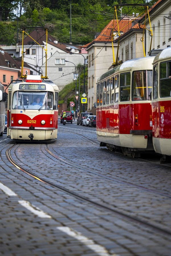 Praga Czechia maggio 2025 : Tram nel centro di Praga fotografia stock