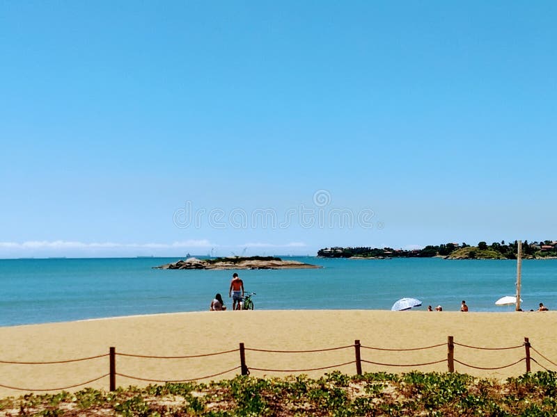 Praia de Camburi tirada no verÃ£o