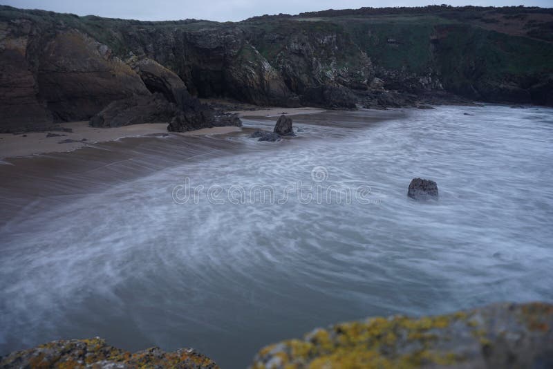 Praia da ilha da cabra na Irlanda foto de stock Praia da ilha da cabra na Irlanda foto de stock