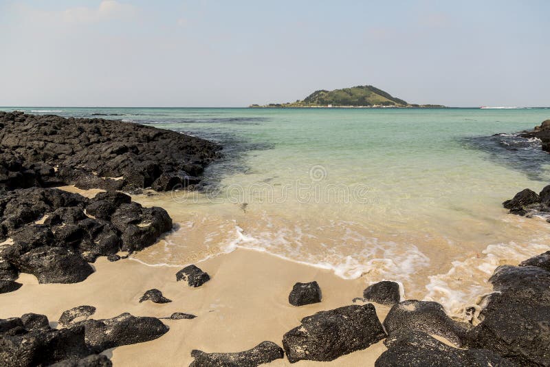 Praia de Hyeopjae na ilha de Jeju foto de stock Praia de Hyeopjae na ilha de Jeju foto de stock