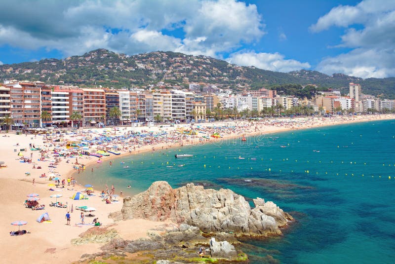 Praia De Lloret De Mar, Costa Brava, Catalonia, Espanha Foto de Stock ...