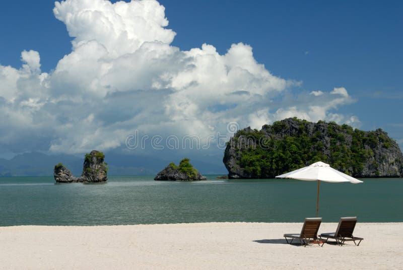 Praia de Tanjung Rhu, Langkawi em Malaysia imagens de stock Praia de Tanjung Rhu, Langkawi em Malaysia imagens de stock