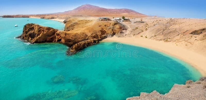 Praia e Ajaches de turquesa de Lanzarote Papagayo fotos de stock Praia e Ajaches de turquesa de Lanzarote Papagayo fotos de stock