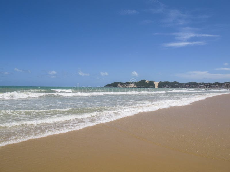 A Praia E Morro De Ponta Negra Fazem Careca - Praia De Natal, O Rio Grande  Do Norte, Costa Do Nordeste De Brasil Foto de Stock - Imagem de praia,  careca: 136608880