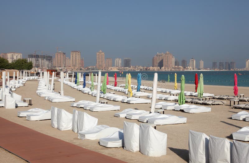 Praia em Doha, Qatar imagem de stock royalty free Praia em Doha, Qatar imagem de stock royalty free