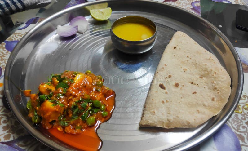 Prato de cabra índio básico fotos de stock