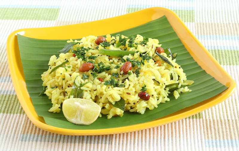 Prato tradicional e popular indiano sul do arroz, arroz do limão fotografia de stock Prato tradicional e popular indiano sul do arroz, arroz do limão fotografia de stock