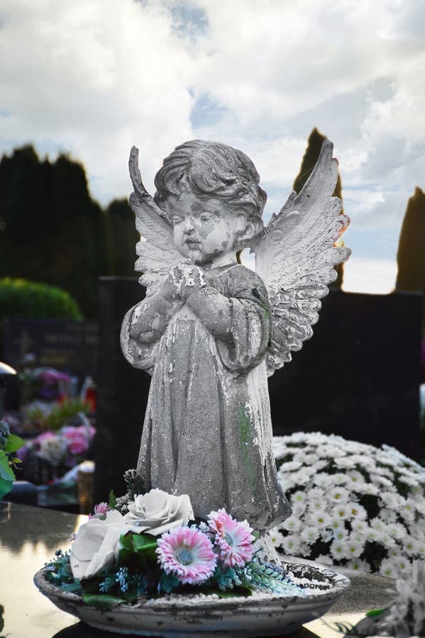 Praying Angel Figurine on the Grave Stock Image Image of card