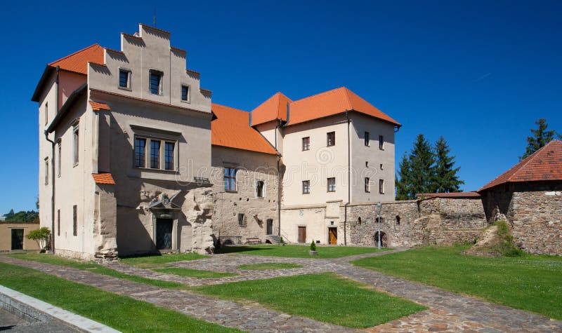 Polna, repubblica Ceca - 31,2016 augusti: Precedente castello, castello ed ora un museo in Polna Polna è una città storica in Boemia orientale, il centro storico della città è un'area urbana di conservazione