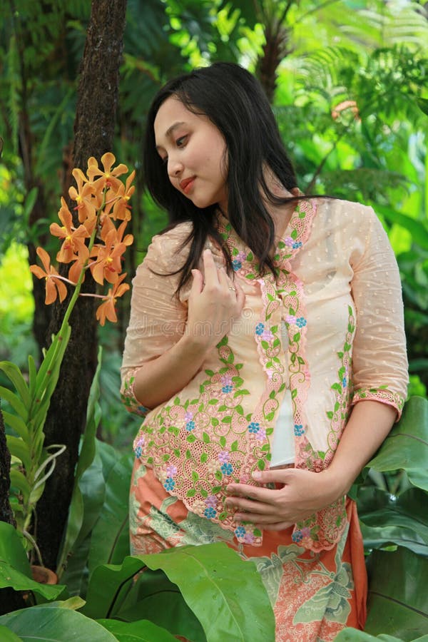 Pregnant Asian Woman Stock Image Image Of Mount Sitting 82976723