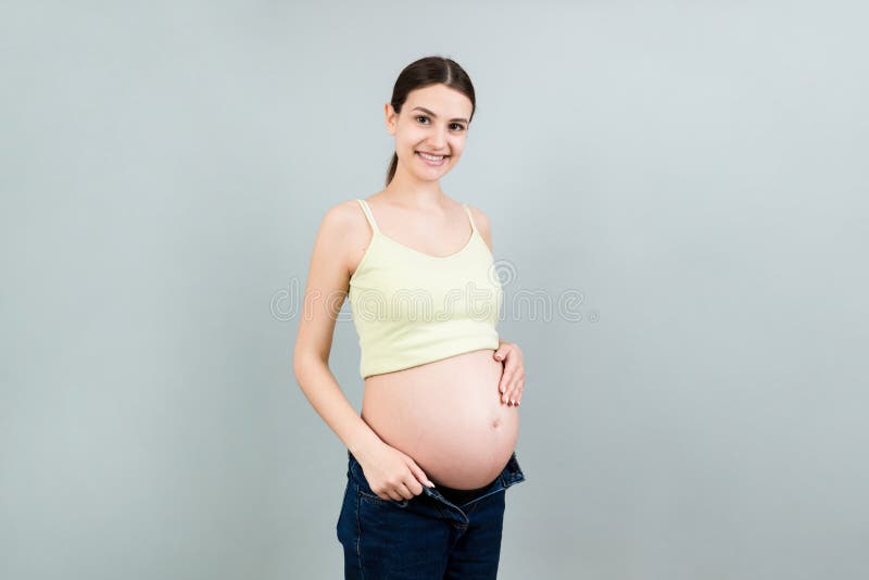 Naked Pregnant Women Giving Birth