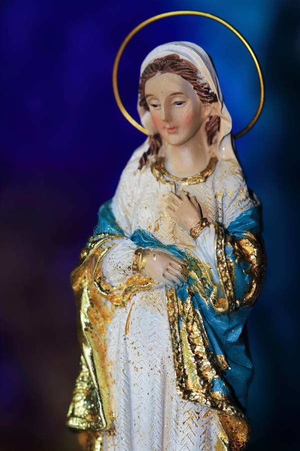 Pregnant virgin mary statute