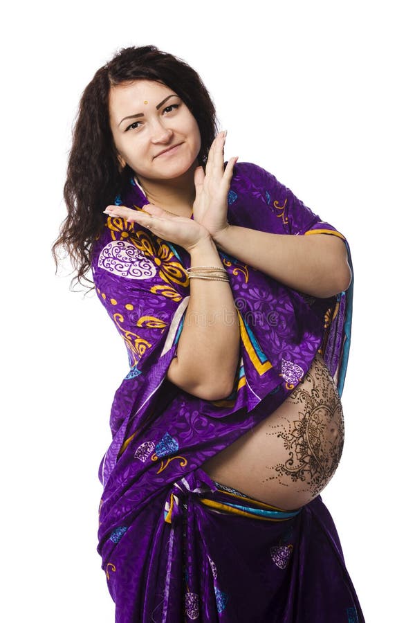 https://thumbs.dreamstime.com/b/pregnant-woman-portrait-studio-happy-indian-sari-belly-painted-henna-78059099.jpg