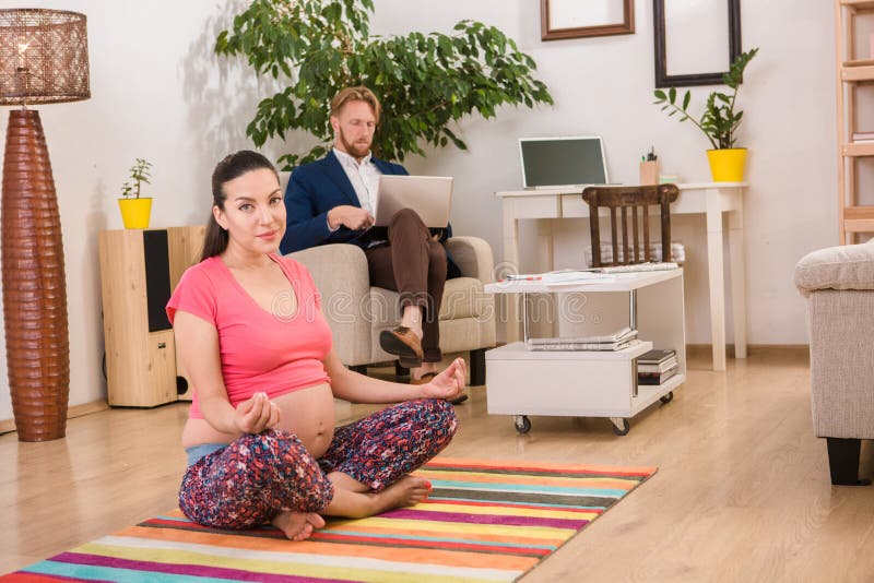 Pregnant woman training at home