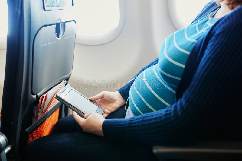 pregnant lady travel in flight