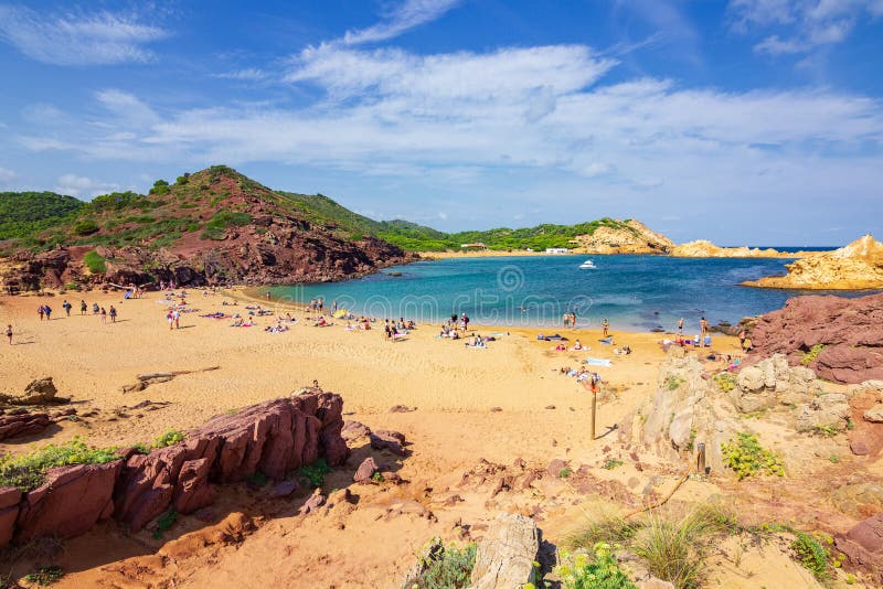 Pregonda-stranden i norr om menorca spain royaltyfri bild