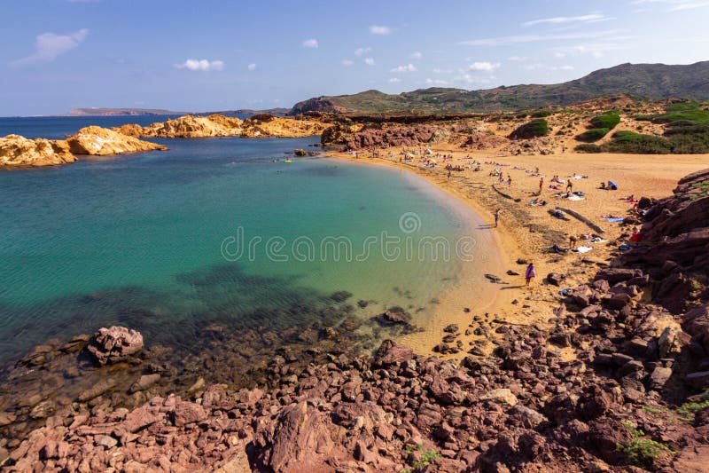 Pregonda-stranden i norr om menorca spain royaltyfri foto