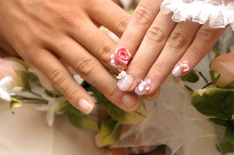 It is full of the claws of the bride nail decorating color art, colorful and beautiful colors that could undertake the eternal happiness. It is full of the claws of the bride nail decorating color art, colorful and beautiful colors that could undertake the eternal happiness