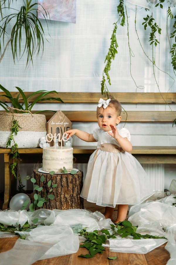 Fond De Fete D Anniversaire Avec Le Decor De Fete Verres De Carnaval Photo Stock Image Du Amusement Festif Fond De Fete D Anniversaire Avec Le Decor De Fete Verres De Carnaval Photo Stock Image Du Amusement Festif