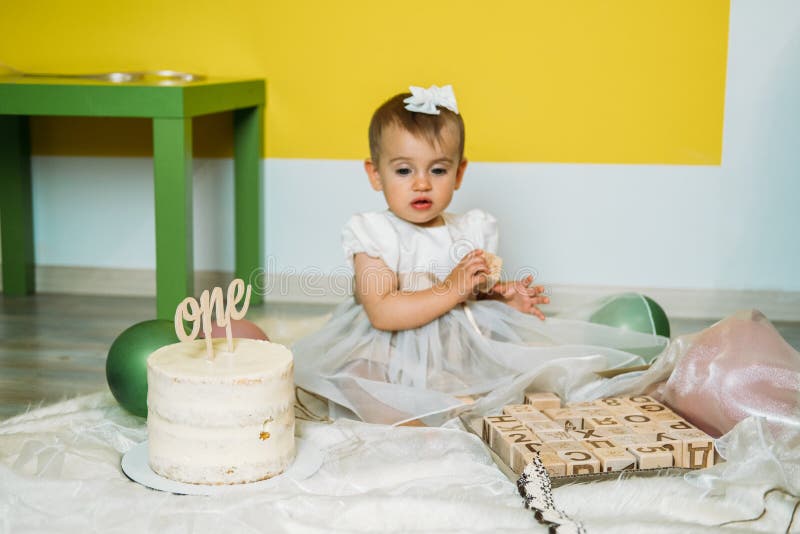 Fond De Fete D Anniversaire Avec Le Decor De Fete Verres De Carnaval Photo Stock Image Du Amusement Festif Fond De Fete D Anniversaire Avec Le Decor De Fete Verres De Carnaval Photo Stock Image Du Amusement Festif