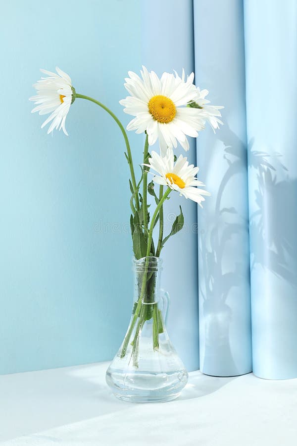 Premium AI Image  Beautiful flower inside a flower base glass