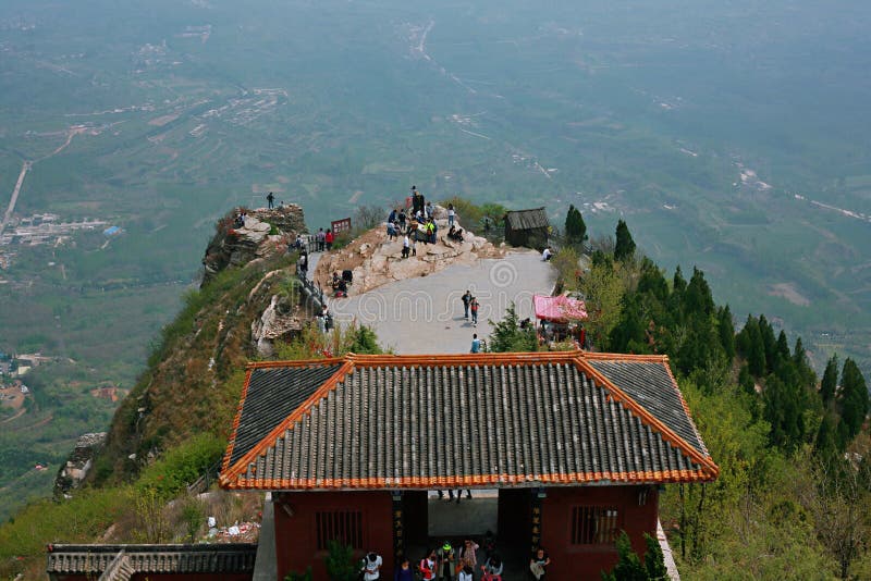 Première montagne d'ancêtre de Xinzheng image libre de droits Première montagne d'ancêtre de Xinzheng image libre de droits
