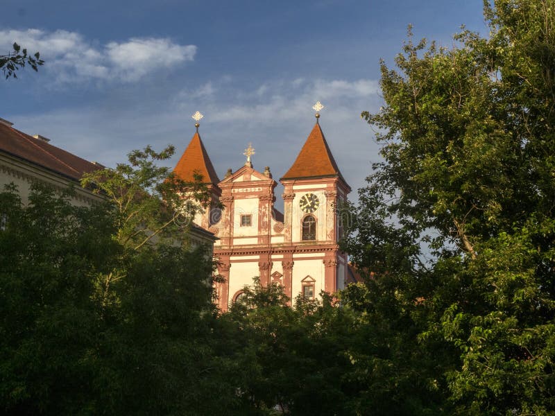 Premonstratensian-Kloster in Louka nahe Znojmo, Tschechische Republik lizenzfreie stockfotografie Premonstratensian-Kloster in Louka nahe Znojmo, Tschechische Republik lizenzfreie stockfotografie