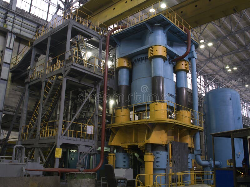 Hydraulic press for the production of electrodes. Hydraulic press for the production of electrodes