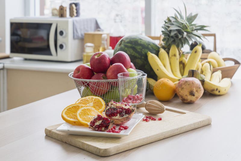 Preparation of Freshly Squeezed Pomegranate Juice and Fruit Juice