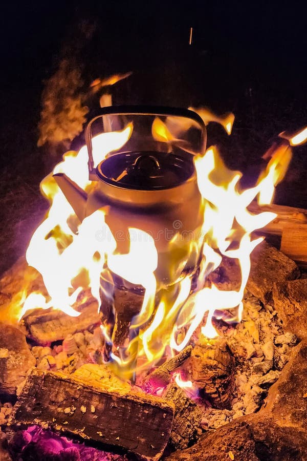 https://thumbs.dreamstime.com/b/prepare-camping-tea-teapot-open-fire-night-camping-kettle-campfire-outdoor-kettle-making-coffee-287216605.jpg